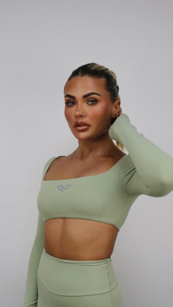 Long-sleeve crop top