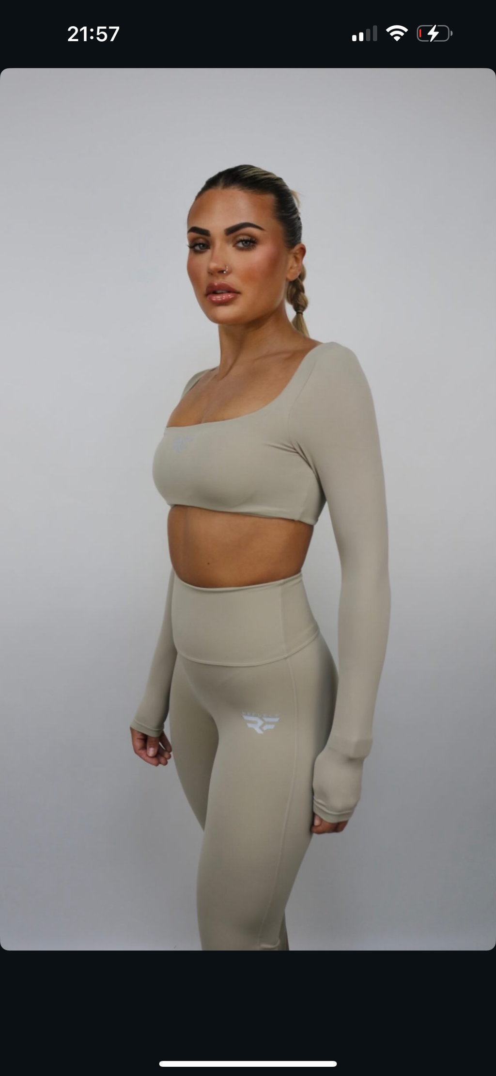Long-sleeve crop top
